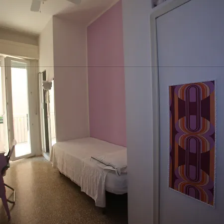 Tres Jolie Szálloda 3*