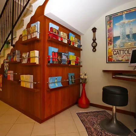 Tres Jolie Cattolica