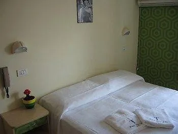 Tres Jolie Otel