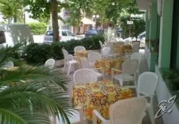Otel Tres Jolie 3*