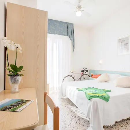Otel Tres Jolie 3*