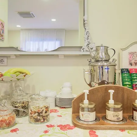 Tres Jolie Cattolica