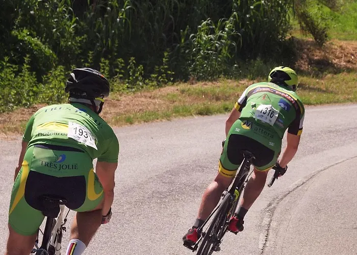 Tres Jolie ホテル 3*