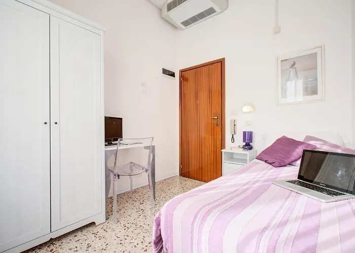 Tres Jolie Szálloda 3*